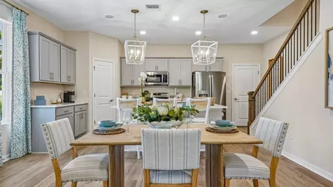 Dining - 611 Silver Stream Ct, Brandon, FL 33511 photo 1 of 6