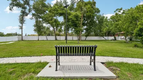 View/Area - 611 Silver Stream Ct, Brandon, FL 33511 photo 1 of 5