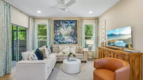 Living - 611 Silver Stream Ct, Brandon, FL 33511 photo 2 of 5