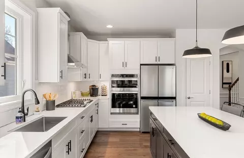 Kitchen - 7 Sandtrap Cir, Walpole, MA 02081 photo 6 of 6