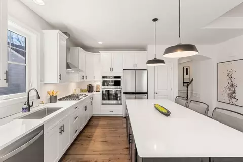 Kitchen - 7 Sandtrap Cir, Walpole, MA 02081 photo 4 of 6