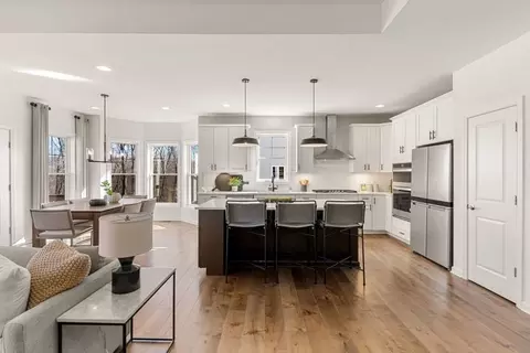 Kitchen - 7 Sandtrap Cir, Walpole, MA 02081 photo 3 of 6