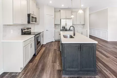 Kitchen - 39 Blues Dr, Pooler, GA 31322 photo 5 of 8