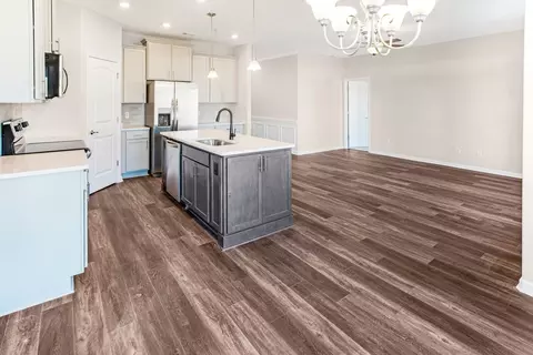 Kitchen - 39 Blues Dr, Pooler, GA 31322 photo 4 of 8