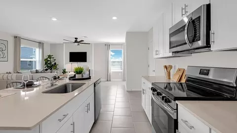 Kitchen - 18127 Mellon St, Parrish, FL 34219 photo 4 of 4