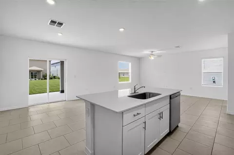 Kitchen - 18127 Mellon St, Parrish, FL 34219 photo 3 of 5