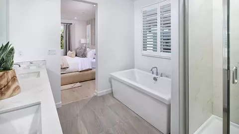 Bath - 5548 Dora Way, Oceanside, CA 92057 photo 2 of 7