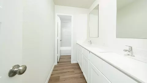 Entry Way - 2332 Nooksack Dr, Conroe, TX 77384 photo 2 of 4