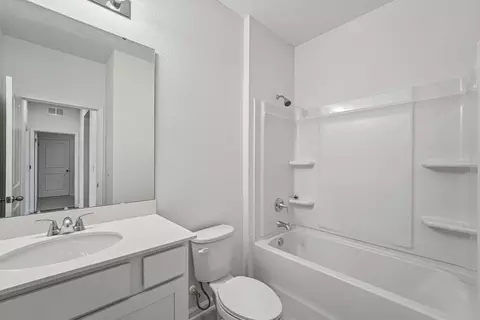 Bath - 41 Algiers Ct, Saint Augustine, FL 32095 photo 4 of 8