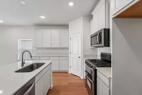 Kitchen - 41 Algiers Ct, Saint Augustine, FL 32095 photo 4 of 7