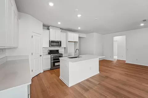Kitchen - 41 Algiers Ct, Saint Augustine, FL 32095 photo 2 of 7