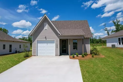 1289 Woodland Cir, Opelika, AL 36801