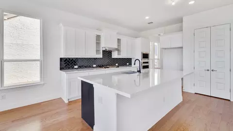 Kitchen - 305 Box Elder Ct, Waller, TX 77484 photo 1 of 5