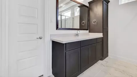 Bath - 305 Box Elder Ct, Waller, TX 77484 photo 2 of 7