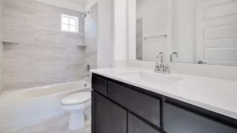 Bath - 305 Box Elder Ct, Waller, TX 77484 photo 3 of 7