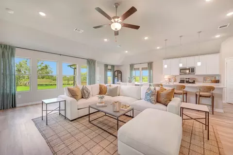 Living - 23712 Bubbas Cir, Elmendorf, TX 78112 photo 2 of 3