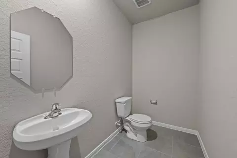 Bath - 23712 Bubbas Cir, Elmendorf, TX 78112 photo 1 of 4