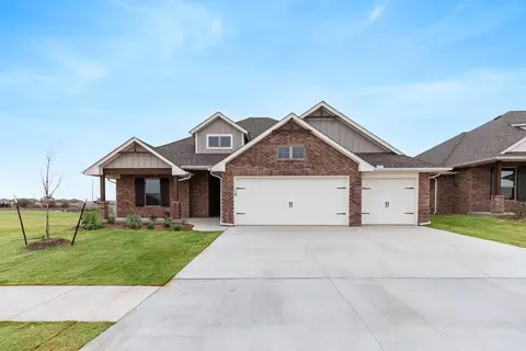 Exterior - 2920 E Northampton St, Broken Arrow, OK 74014 photo 2 of 32