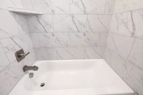 Bath - 2920 E Northampton St, Broken Arrow, OK 74014 photo 5 of 13