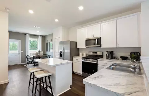 Kitchen - 16418 Cedarveil Ct, Conroe, TX 77302 photo 3 of 4