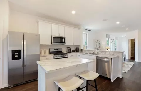 Kitchen - 16418 Cedarveil Ct, Conroe, TX 77302 photo 2 of 4