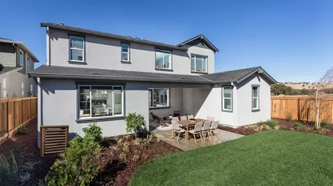 Exterior - 206 Hyde Park Pl, Vacaville, CA 95687 photo 6 of 8