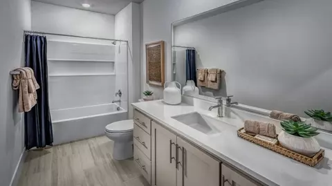Bath - 206 Hyde Park Pl, Vacaville, CA 95687 photo 2 of 5