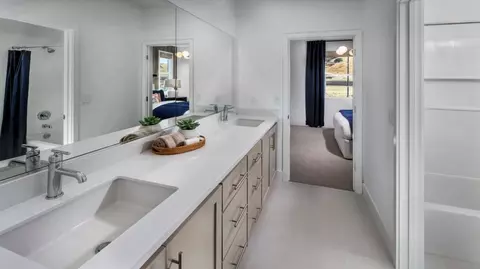Bath - 206 Hyde Park Pl, Vacaville, CA 95687 photo 4 of 5