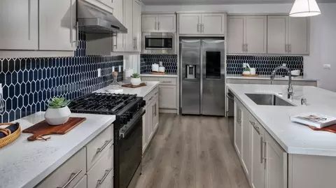 Kitchen - 206 Hyde Park Pl, Vacaville, CA 95687 photo 2 of 7