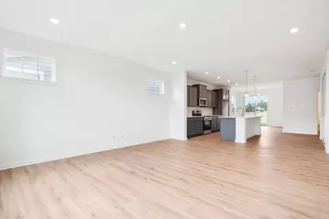 Living - 2886 Evergreen Ave, Plainfield, IN 46168 photo 2 of 8