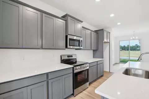 Kitchen - 2886 Evergreen Ave, Plainfield, IN 46168 photo 3 of 8
