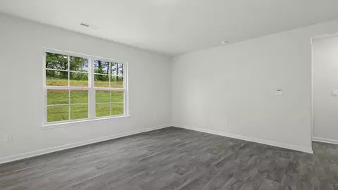 Living - 409 White Spruce Ct, Thomasville, NC 27360 photo 1 of 2