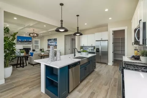 Kitchen - 805 Halfpipe St, Belgrade, MT 59714 photo 4 of 4