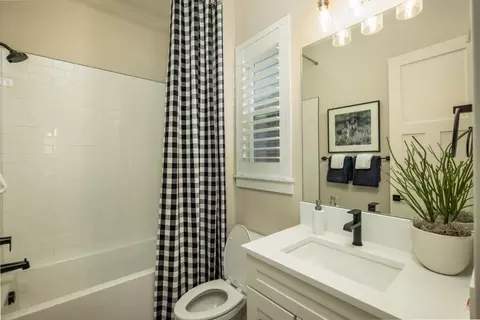 Bath - 805 Halfpipe St, Belgrade, MT 59714 photo 1 of 5
