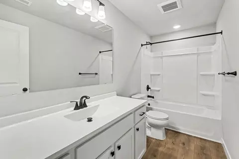 Bath - 5528 Lahring Rd, Linden, MI 48451 photo 2 of 2