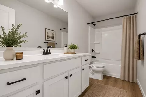 Bath - 5528 Lahring Rd, Linden, MI 48451 photo 3 of 3