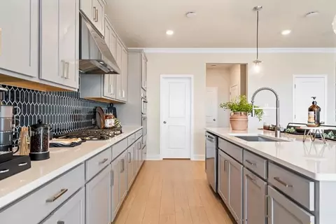 Kitchen - 640 Nichols Farm Cir, Dacula, GA 30019 photo 4 of 9