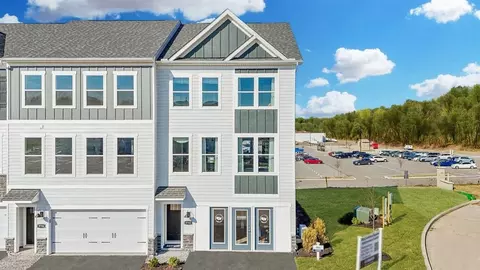 759 Hardman Dr, Morgantown, WV 26501