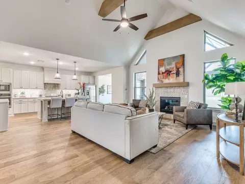 Living - 7201 E Oakland St, Broken Arrow, OK 74014 photo 5 of 5