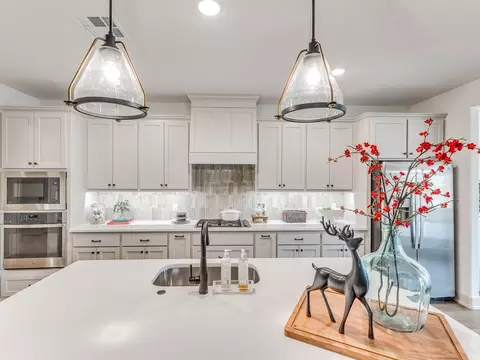Kitchen - 7201 E Oakland St, Broken Arrow, OK 74014 photo 4 of 5