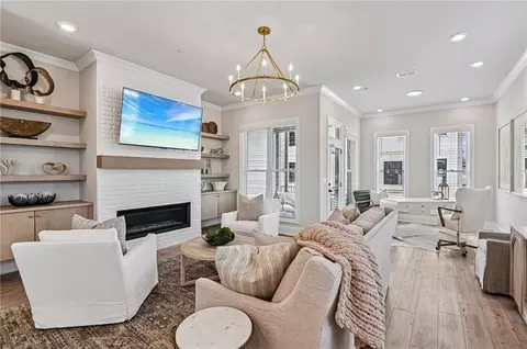 350 Crimson Pine Alley 17, Alpharetta, GA 30009