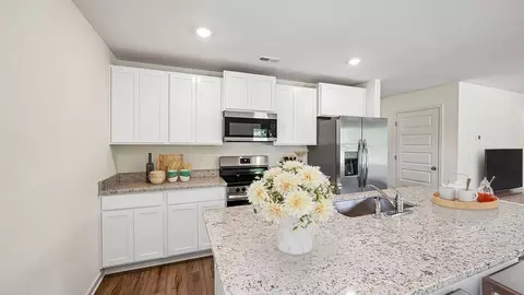 Kitchen - 18512 Caffee Dr, Vance, AL 35490 photo 3 of 5