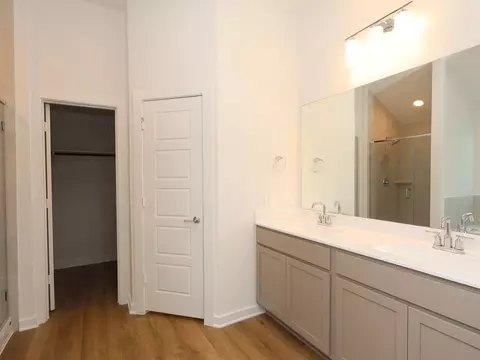 Bath - 989 Garden Path Dr, Willis, TX 77378 photo 2 of 3