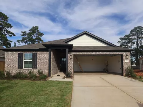 989 Garden Path Dr, Willis, TX 77378