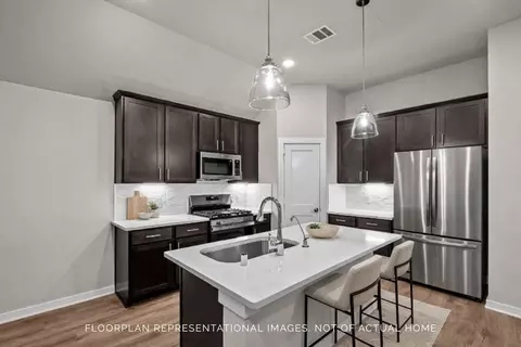 Kitchen - 989 Garden Path Dr, Willis, TX 77378 photo 3 of 5