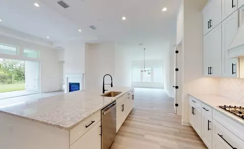 Kitchen - 100 Plantation Bay Dr, Ormond Beach, FL 32174 photo 4 of 5