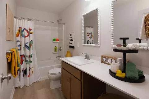 Bath - 3194 Belleglade Dr, Covington, KY 41015 photo 2 of 2