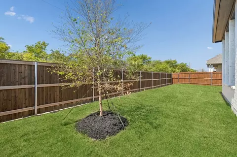 Exterior - 1010 Longbow Trl, Justin, TX 76247 photo 4 of 13