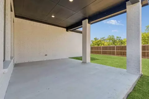 Exterior - 1010 Longbow Trl, Justin, TX 76247 photo 5 of 13