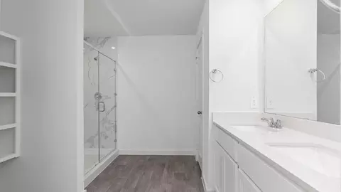 Bath - 723 Heaven Dr, Beasley, TX 77417 photo 3 of 10